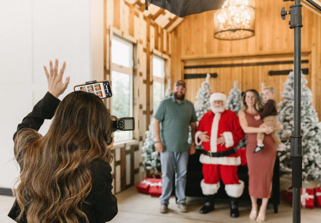 roaming_photographer_at_holiday_party_ann_arbor